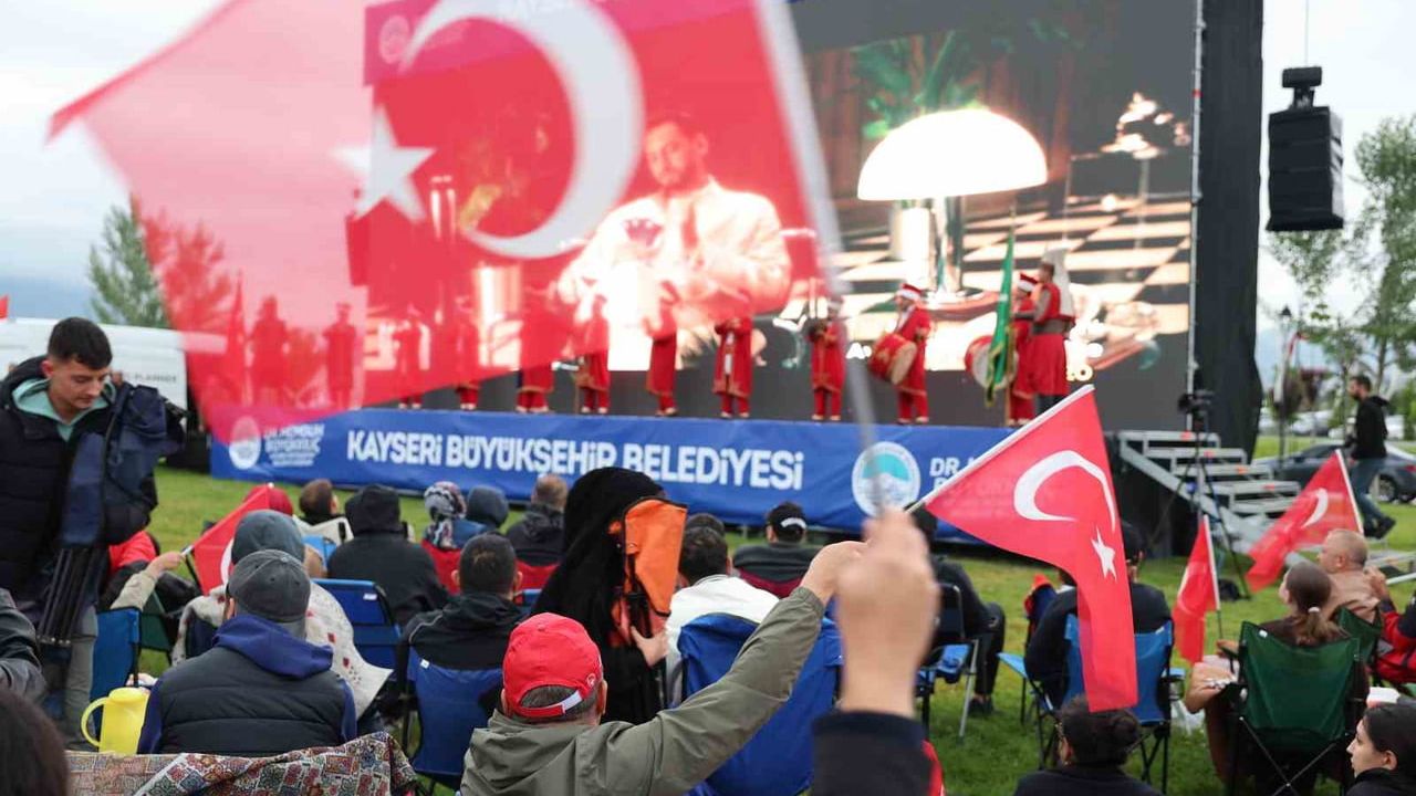 Kayseri milli takım için tek yürek oldu