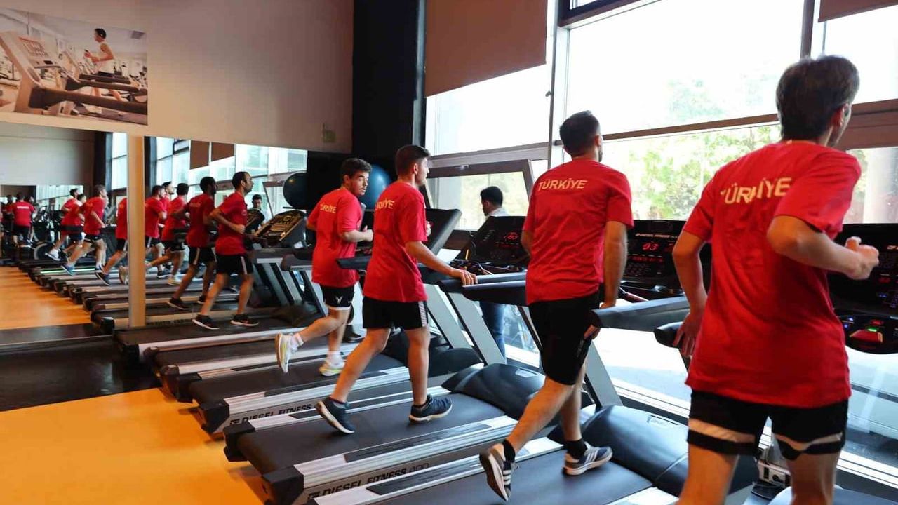 Kayseri Spor A.Ş. tesislerinde Türkiye Görme Engelliler Milli Futbol Takımı kampı