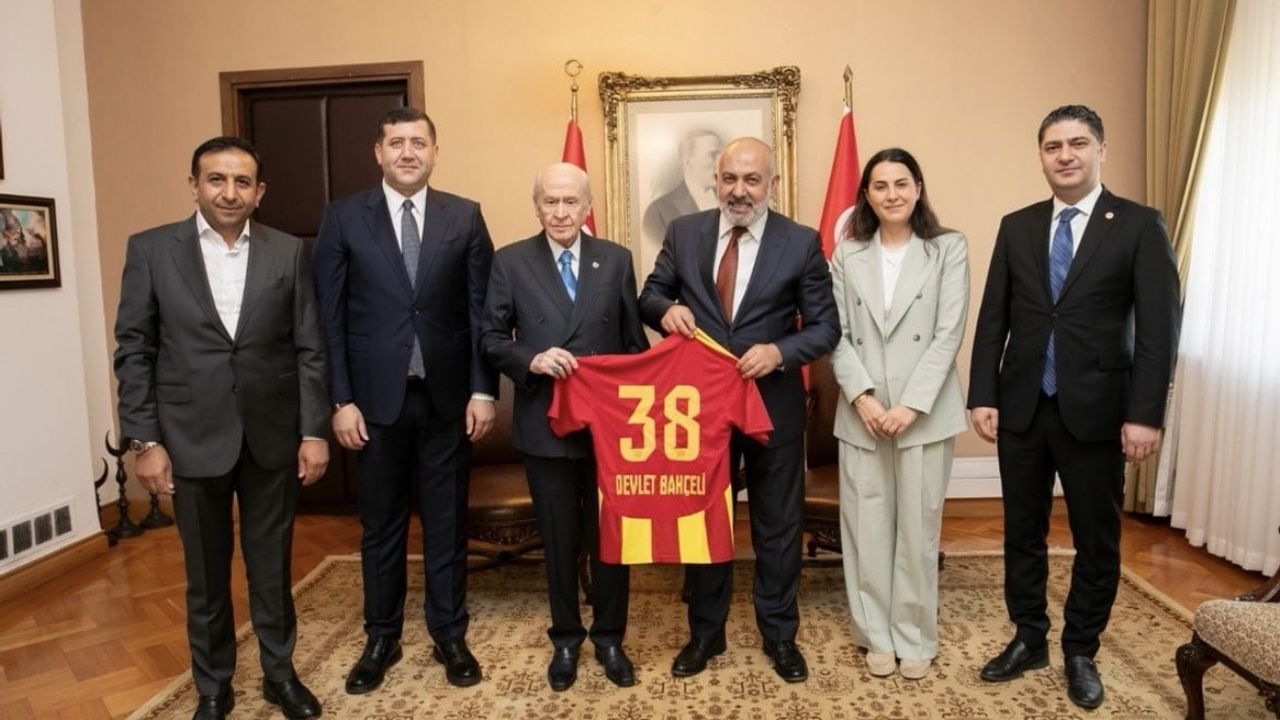 Kayserispor heyetinden MHP genel başkanı Bahçeli’ye ziyaret