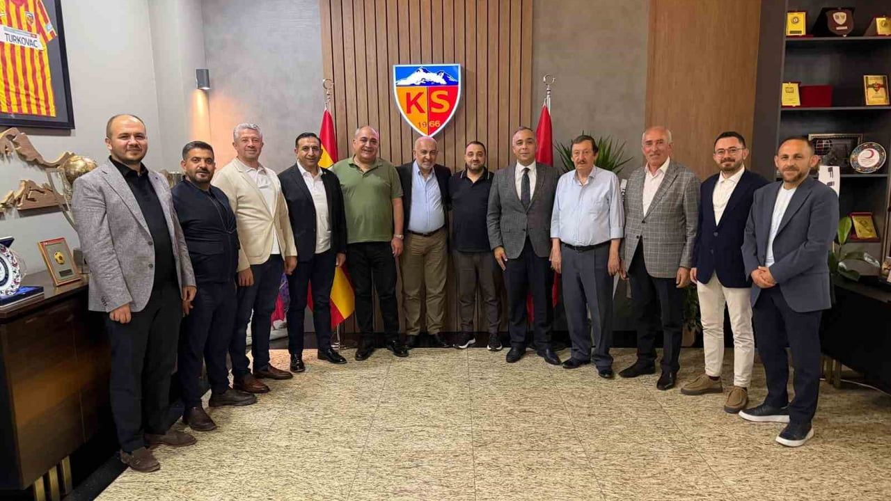 Kayserispor yönetimi Recep Mamur Tesisleri'nde ilk toplantısını gerçekleştirdi