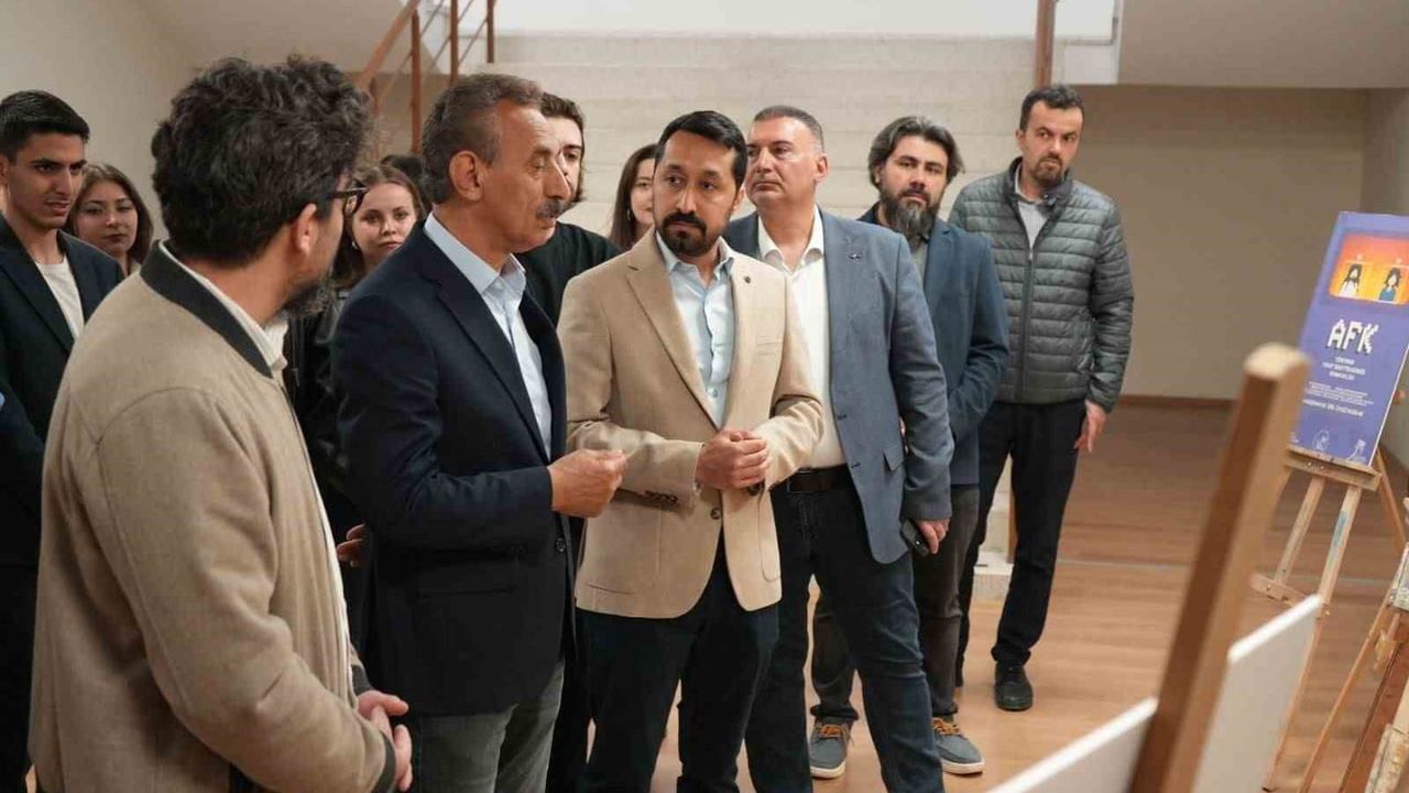 KBÜ İletişim Fakültesi'nde Öğrenci Yapımı Kurmaca Filmler ve Afiş Sergisi Gösterildi