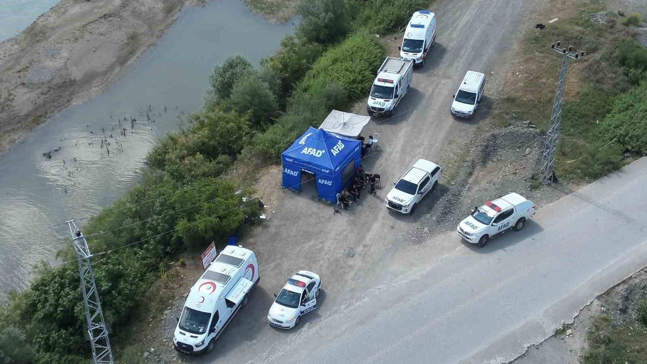 Kelkit Çayı'nda kayıp genci arama çalışmaları 26'ncı günde sürüyor