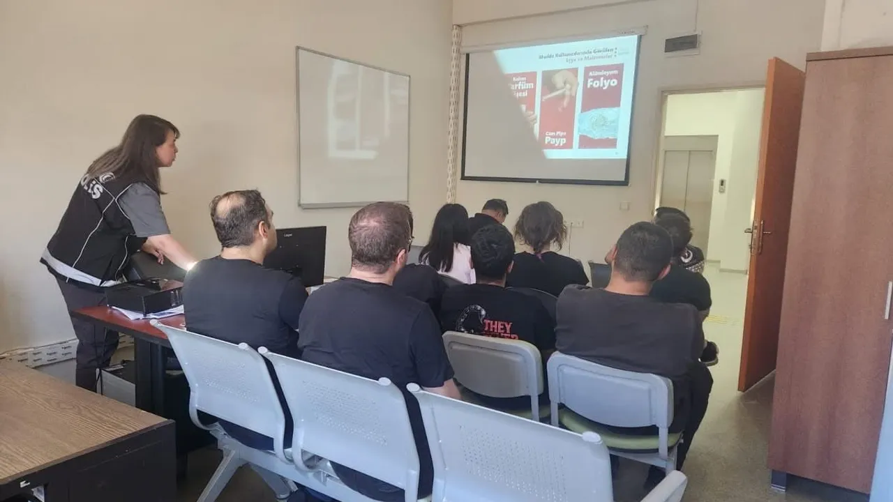 Kemaliye'de uyuşturucuyla mücadele kapsamında bilgilendirme yapıldı