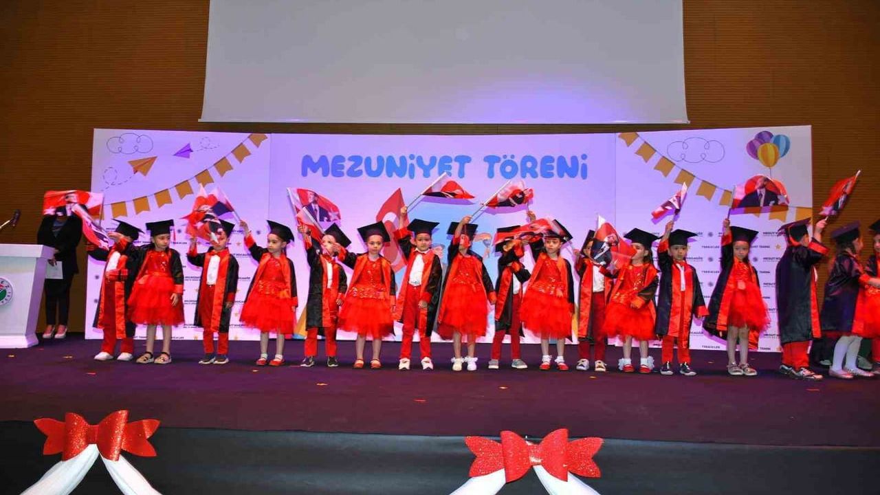 Kepez Nasreddin Hoca Kreşleri'nde 5 Yaş Grubundan 356 Öğrenci Mezun Oluyor