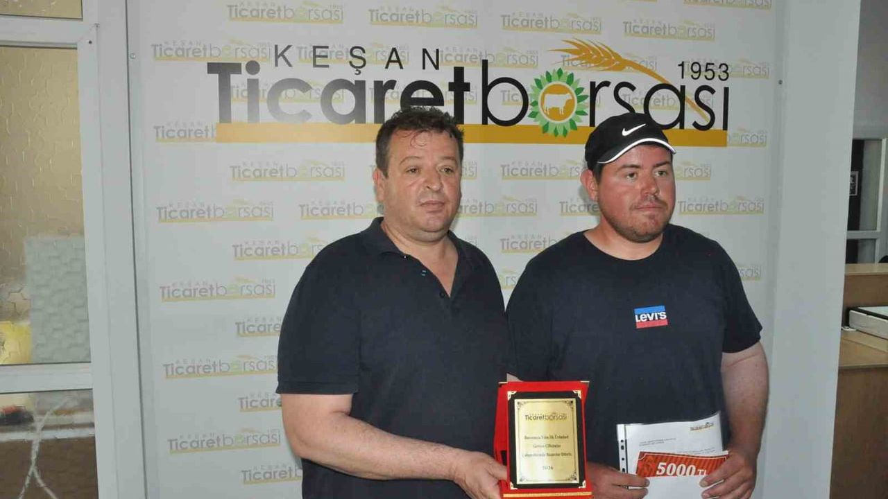 Keşan'da yılın ilk arpası salon açık artırmasında 17,50 TL/kg'a satıldı