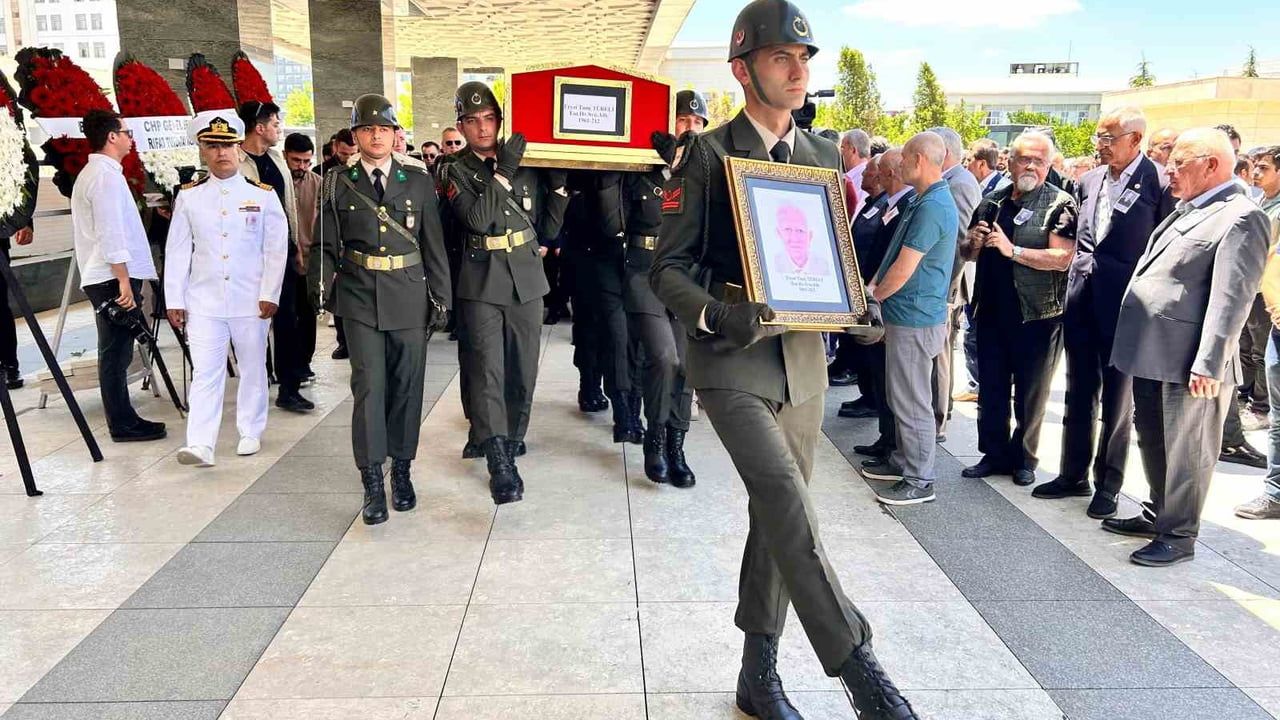 Kılıçdaroğlu, Türeli'nin babası Feyzi Tunç Türeli için düzenlenen cenaze törenine katıldı