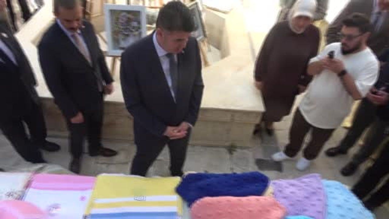 Kilis'te 'Bir Hayalimiz Var, Siz de Umut Olun' temalı hayır çarşısı açıldı
