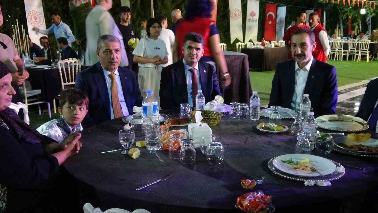 Kilis’te geleneksel sünnet şöleninde 25 çocuk sünnet oldu