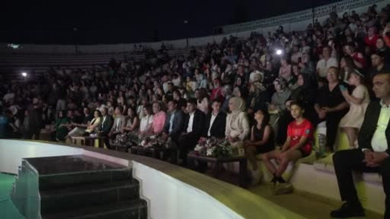 Kilis'te halk oyunları ve müzik şöleni