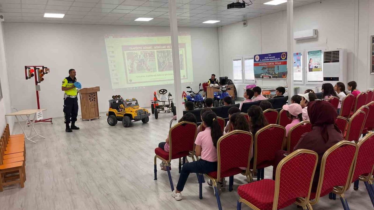 Kilis’te minik öğrencilere trafik eğitimi