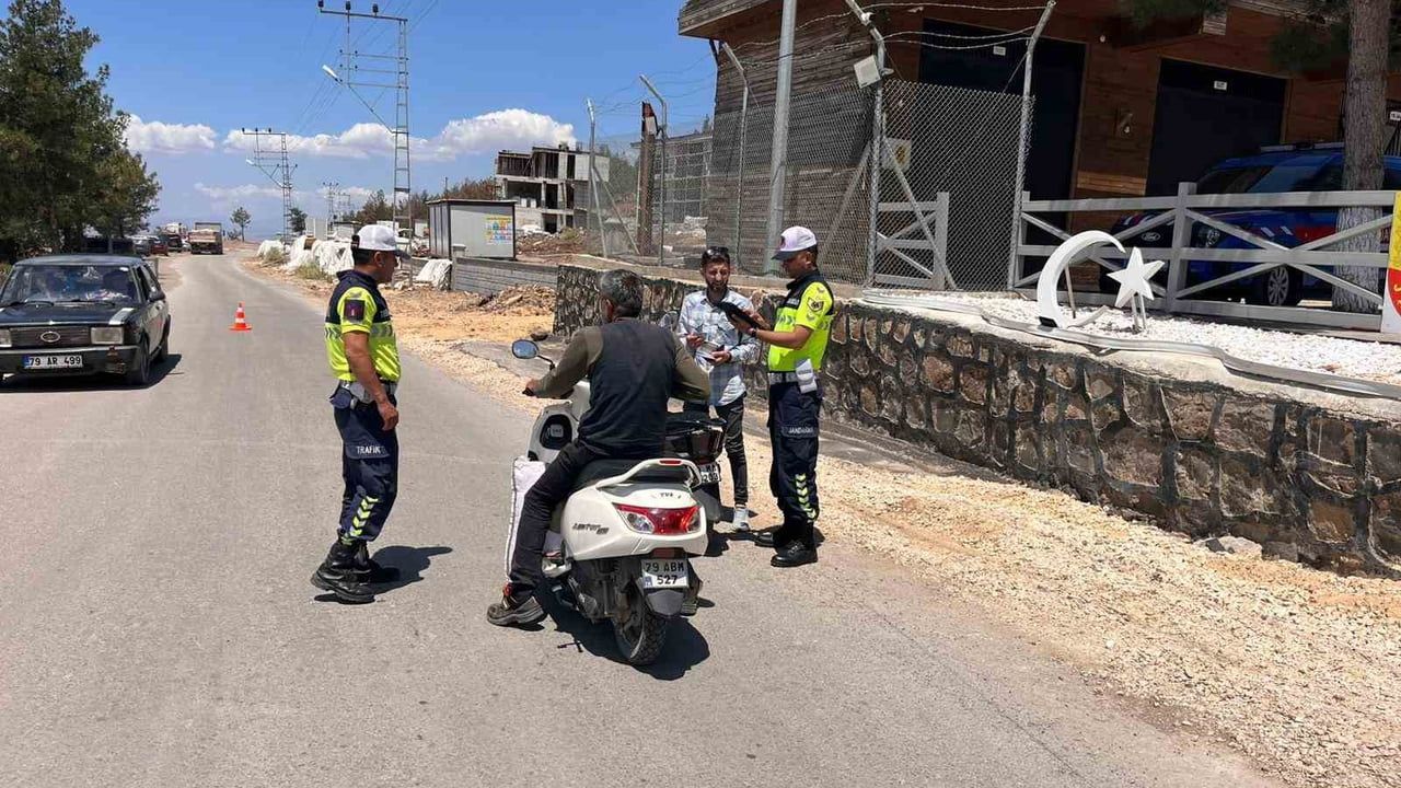 Kilis’te motosiklet sürücülerine yönelik eş zamanlı denetim