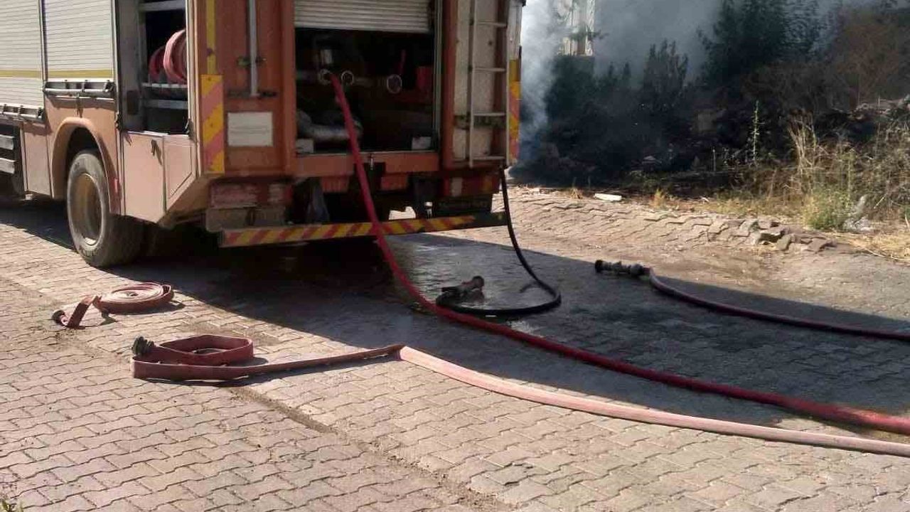 Kırıkhan'da otluk alanda yangın söndürüldü