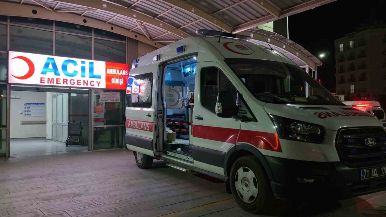 Kırıkkale'de araç ticareti nedeniyle çıkan bıçaklı kavga: 2 kişi ağır yaralandı, şüpheli yakalandı