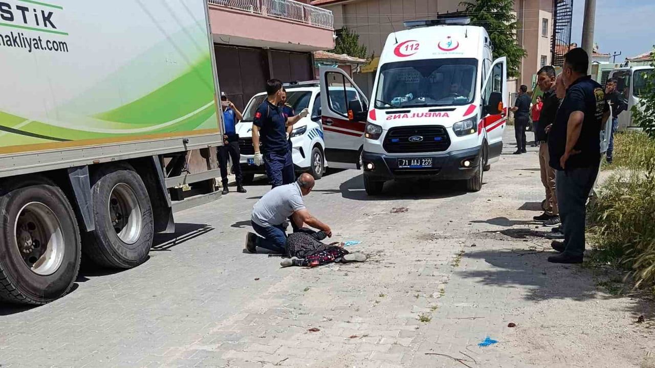 Kırıkkale'de kamyonun çarptığı yaşlı kadın ağır yaralandı