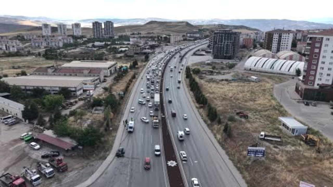 Kırıkkale'de yaz tatili hareketliliği kaza nedeniyle durma noktasına geldi