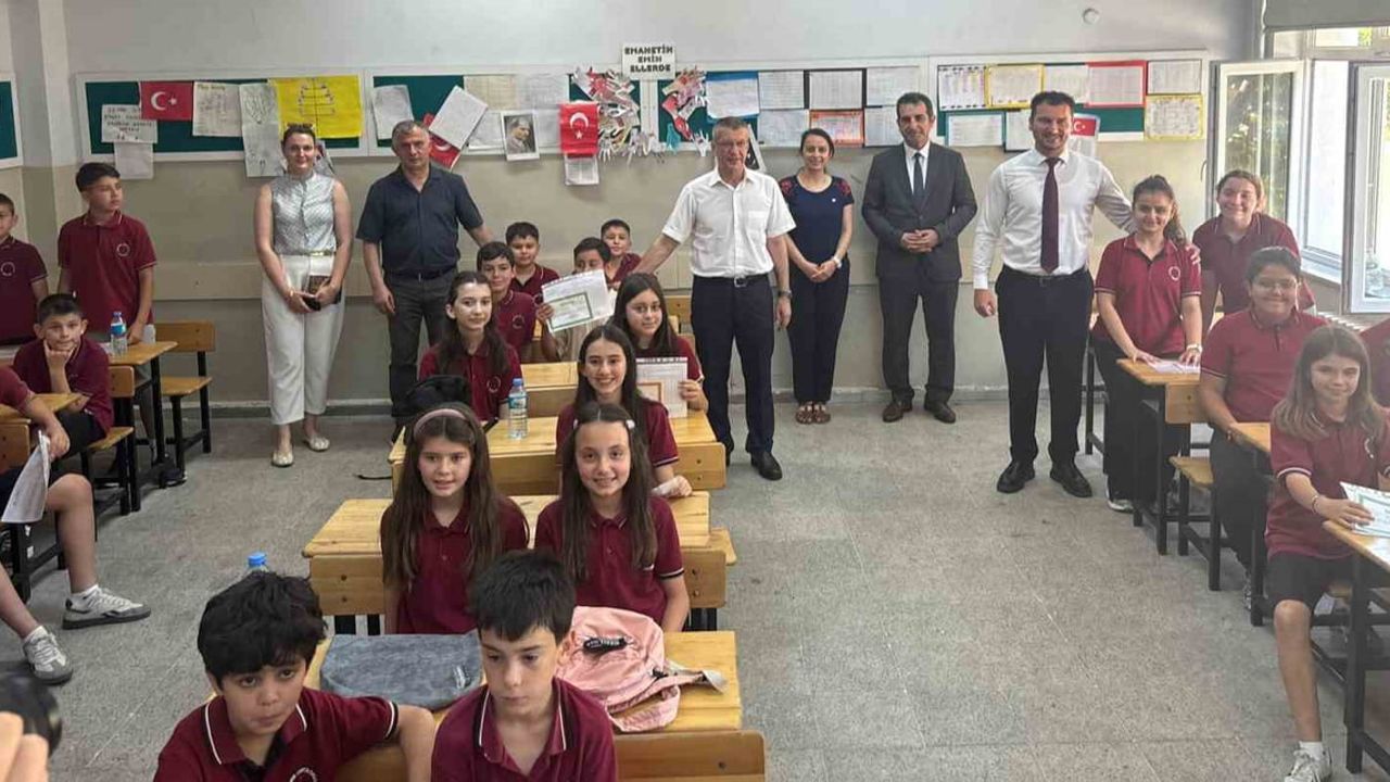 Kırklareli’de 53 bin 822 öğrenci karne alarak yaz tatiline çıktı