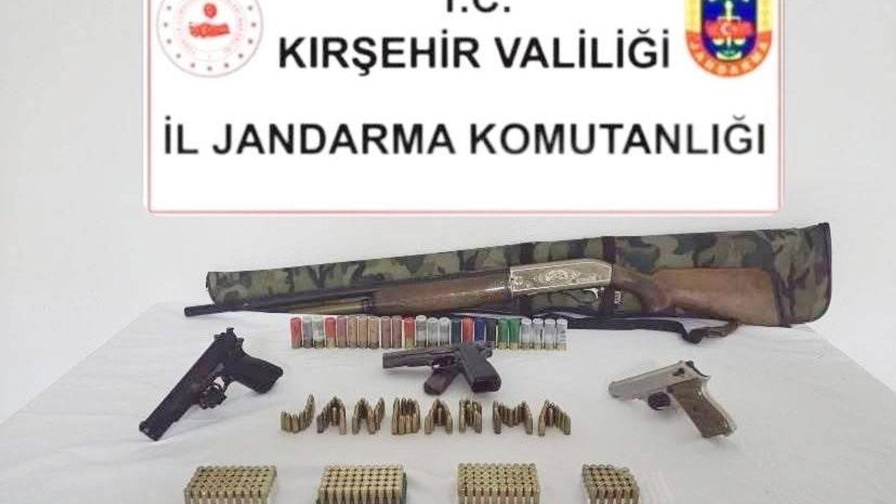 Kırşehir'de ruhsatsız silah operasyonunda 4 silah ele geçirildi