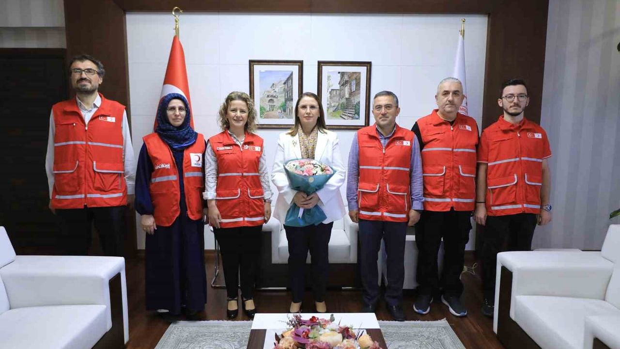 Kızılay’dan vali Nurtaç Arslan’a teşekkür
