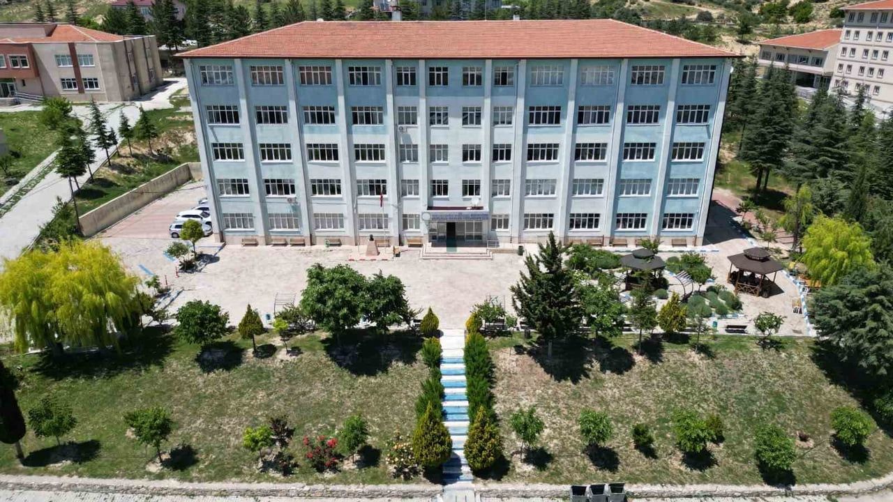 KMÜ Ermenek Meslek Yüksekokulu'na 3 yeni program: Tıbbi Veri İşleme Teknikerliği, Robotik, Yapay Zeka ve Yenilenebilir Enerji Teknikerliği