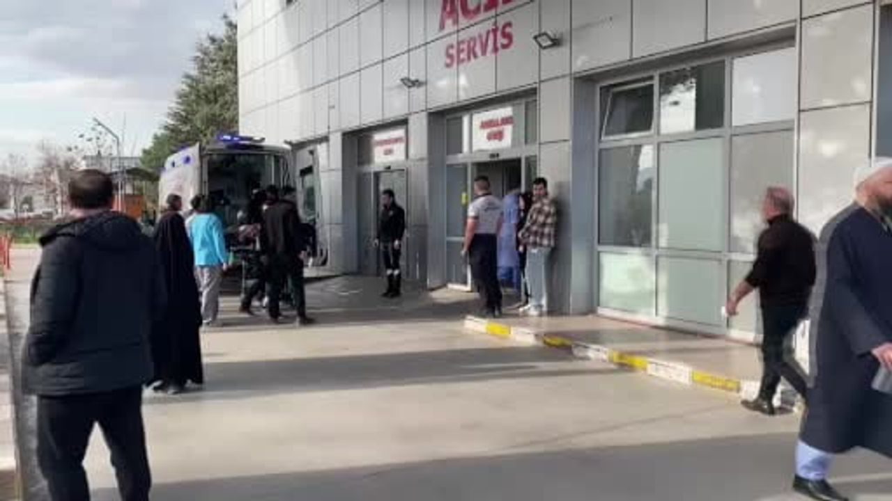 Kocaeli'de inşaat iskelesinden düşen 2 işçi yaralandı