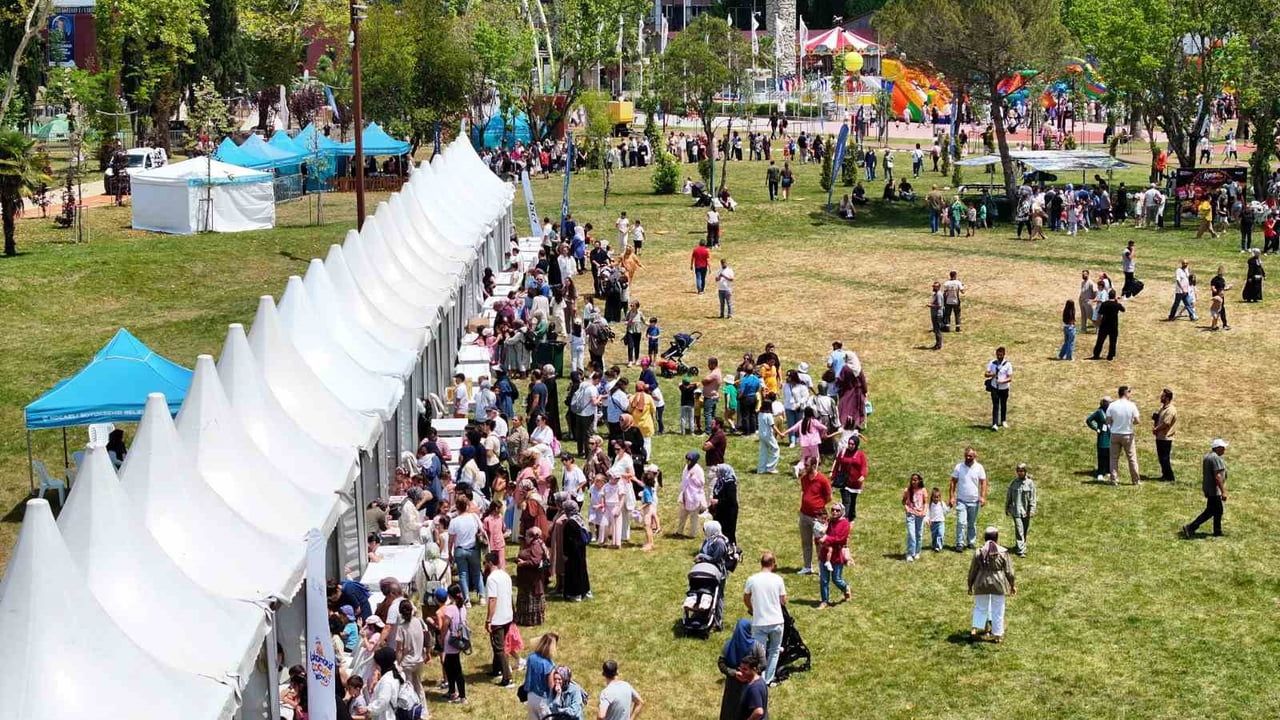Kocaeli'de karne hediyesi: Karneval çocuk şenliği başladı