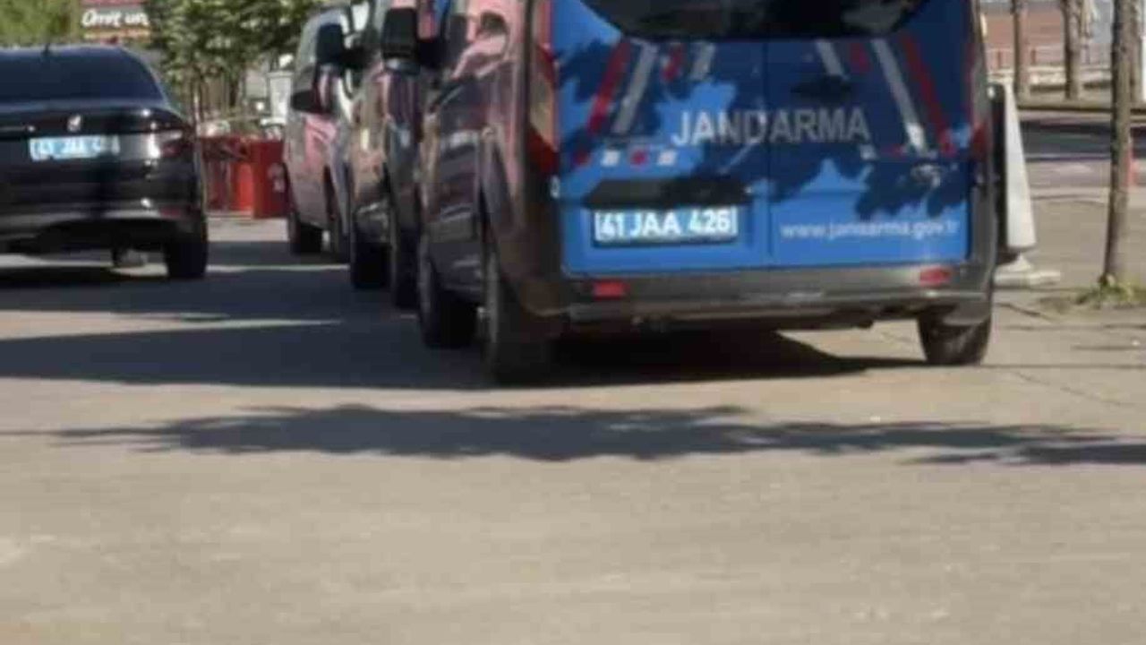 Kocaeli’de rüşvet ve tefecilik operasyonunda 18 şüpheli gözaltına alındı