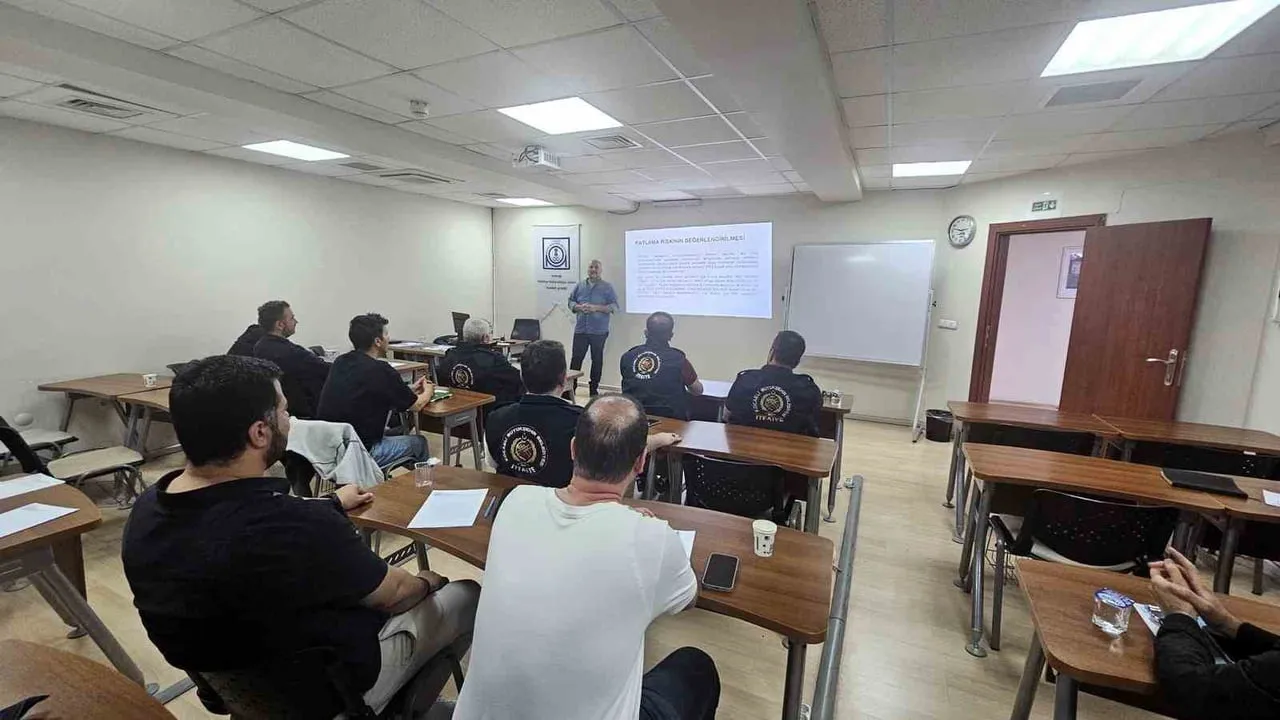 Kocaeli İtfaiye Personeline Patlamadan Korunma Eğitimi: İş Güvenliği ve Uygulamalı Yaklaşımlar