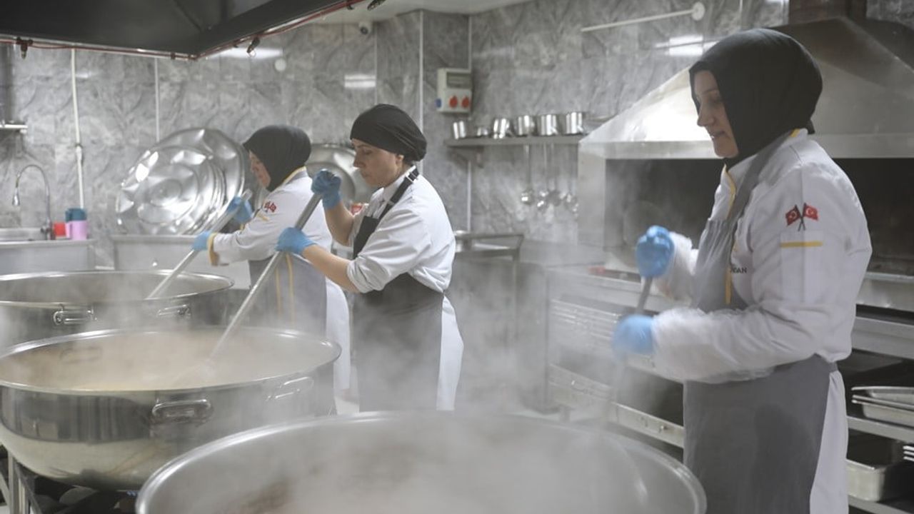 Kocasinan'da 65 yaş üstü 228 kişiye günlük sıcak yemek hizmeti