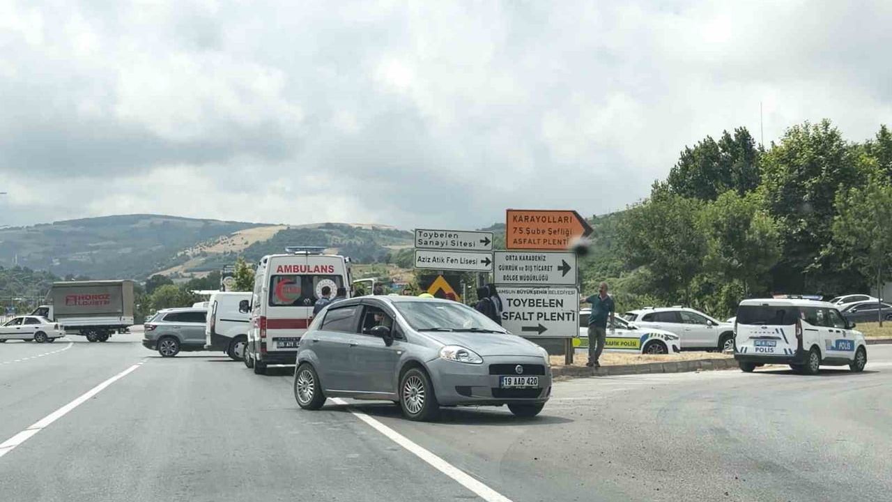 Kontrolden çıkan otomobil refüje çarptı: 1 yaralı