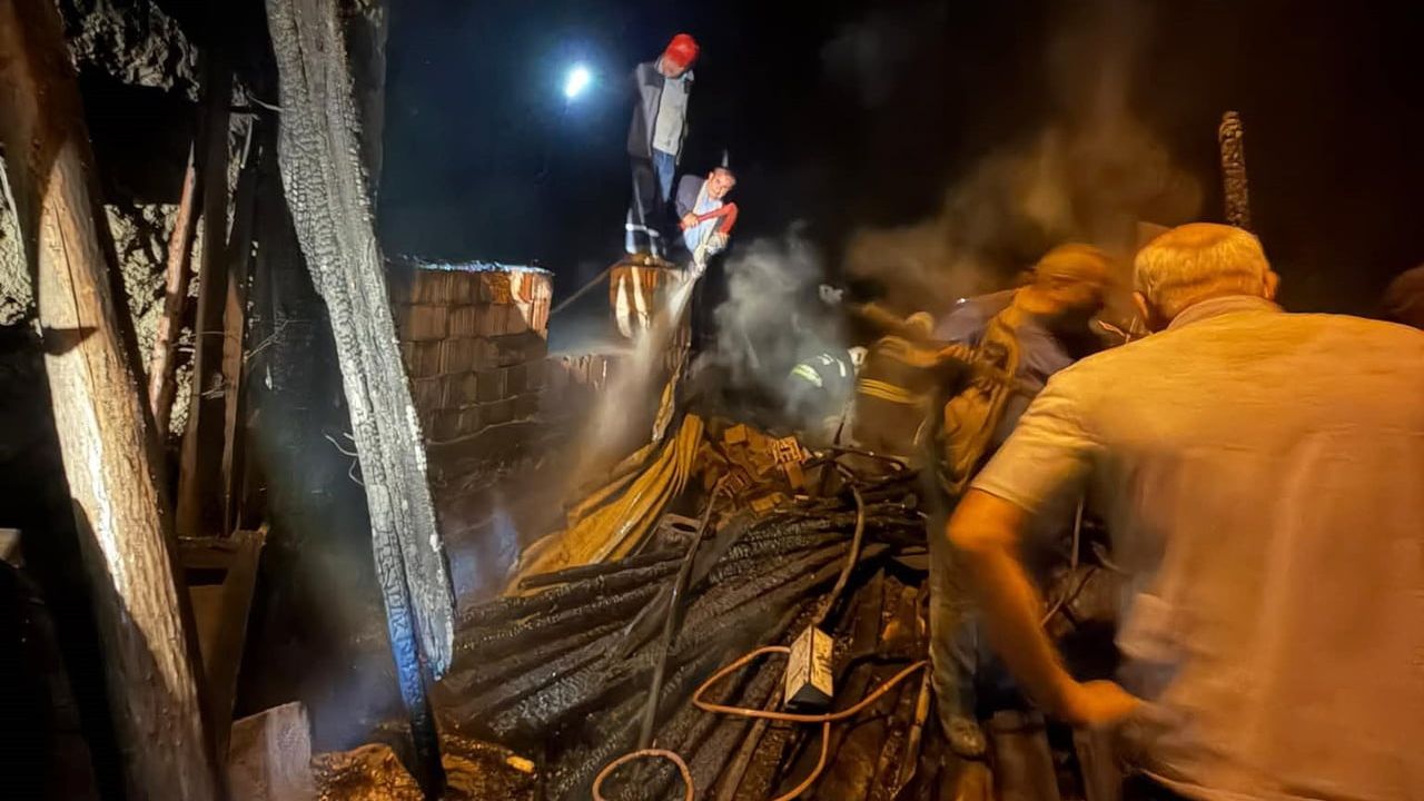 Konya Beyşehir'de Garaj ve Depo Yangını Kontrol Altına Alındı