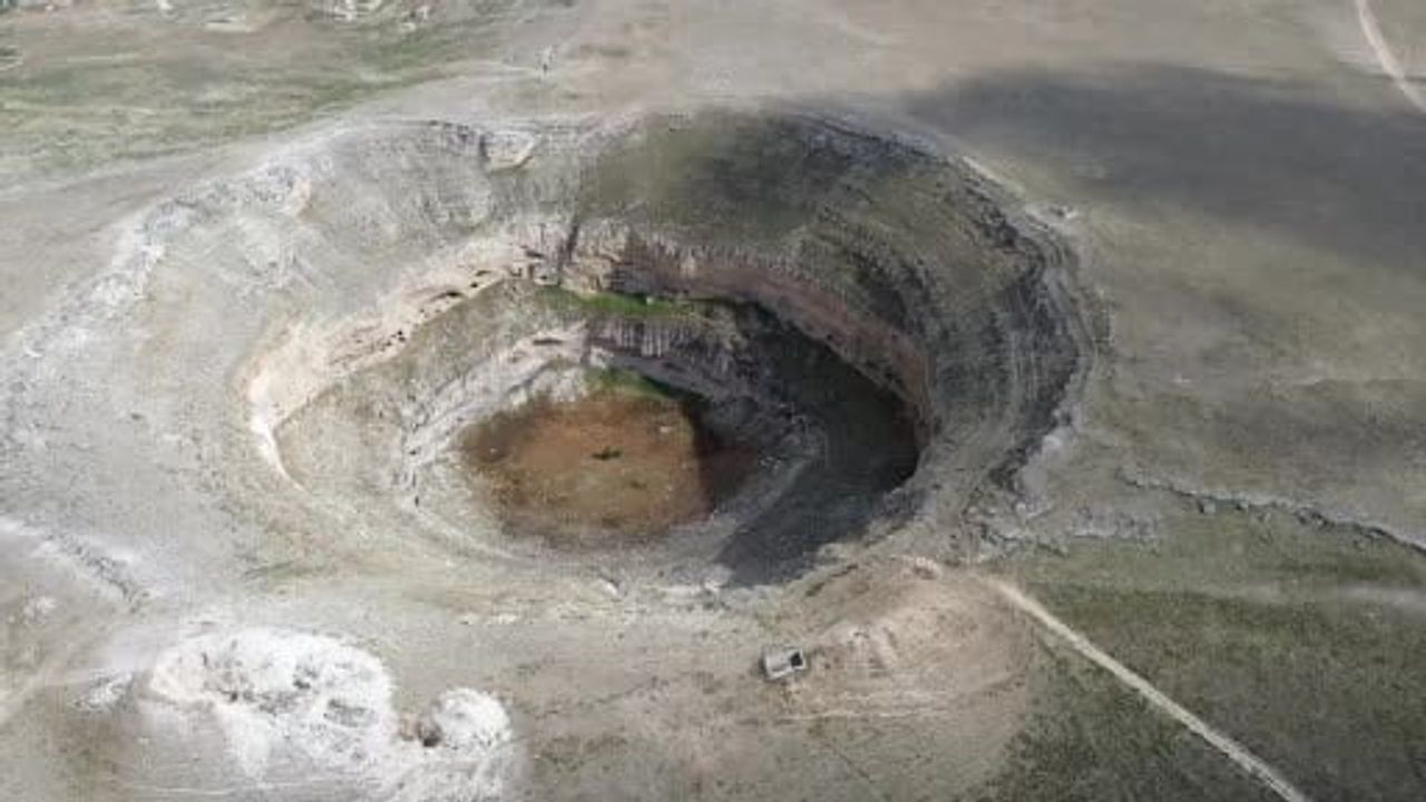 Konya’da kuraklığın simgelerinden Çıralı Obruk Gölü son yağışlara rağmen su tutmadı