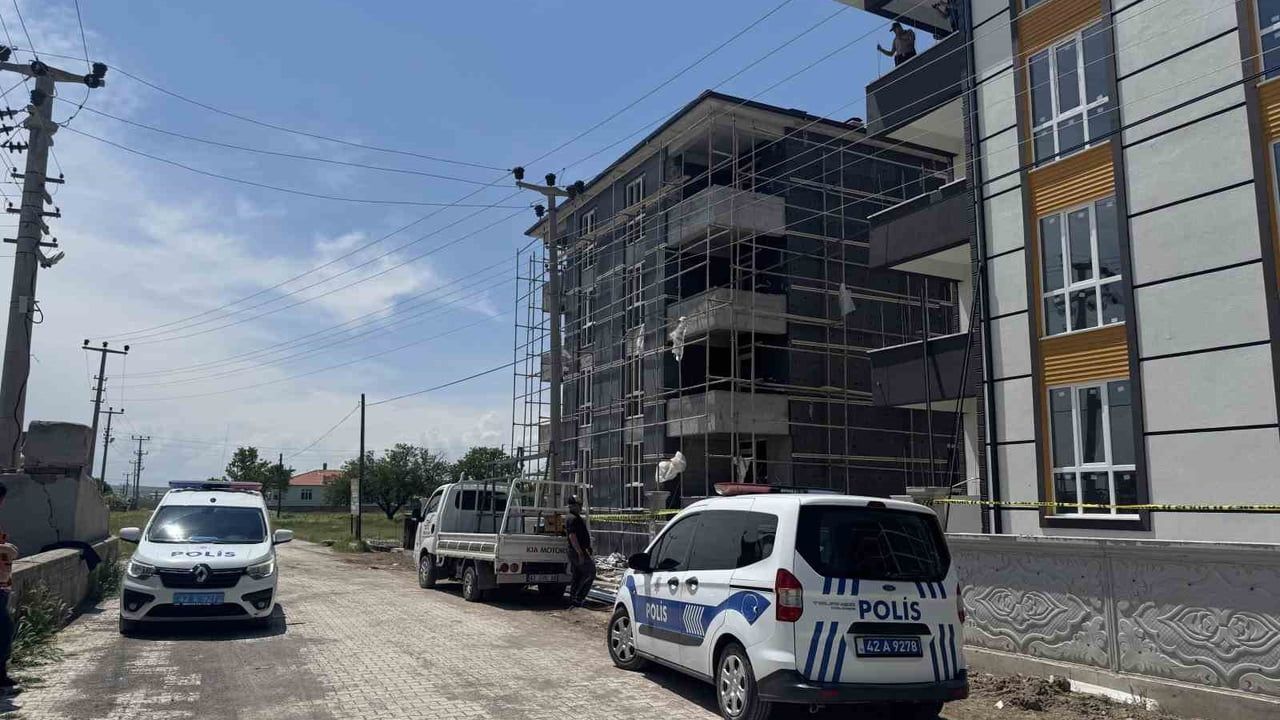Konya Kulu'da inşaat işçisi elektrik çarpması sonrası 4’üncü kattan düştü, ağır yaralandı