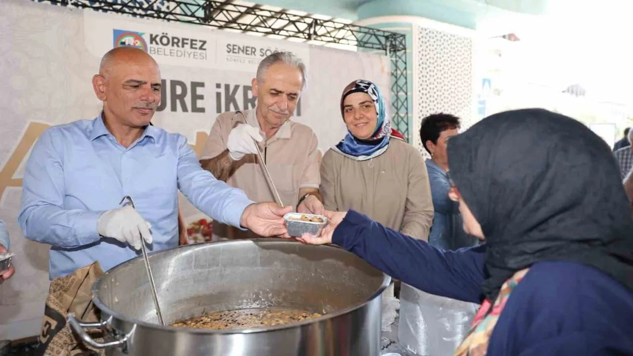 Körfez'de 4 bin kişiye aşure ikramı