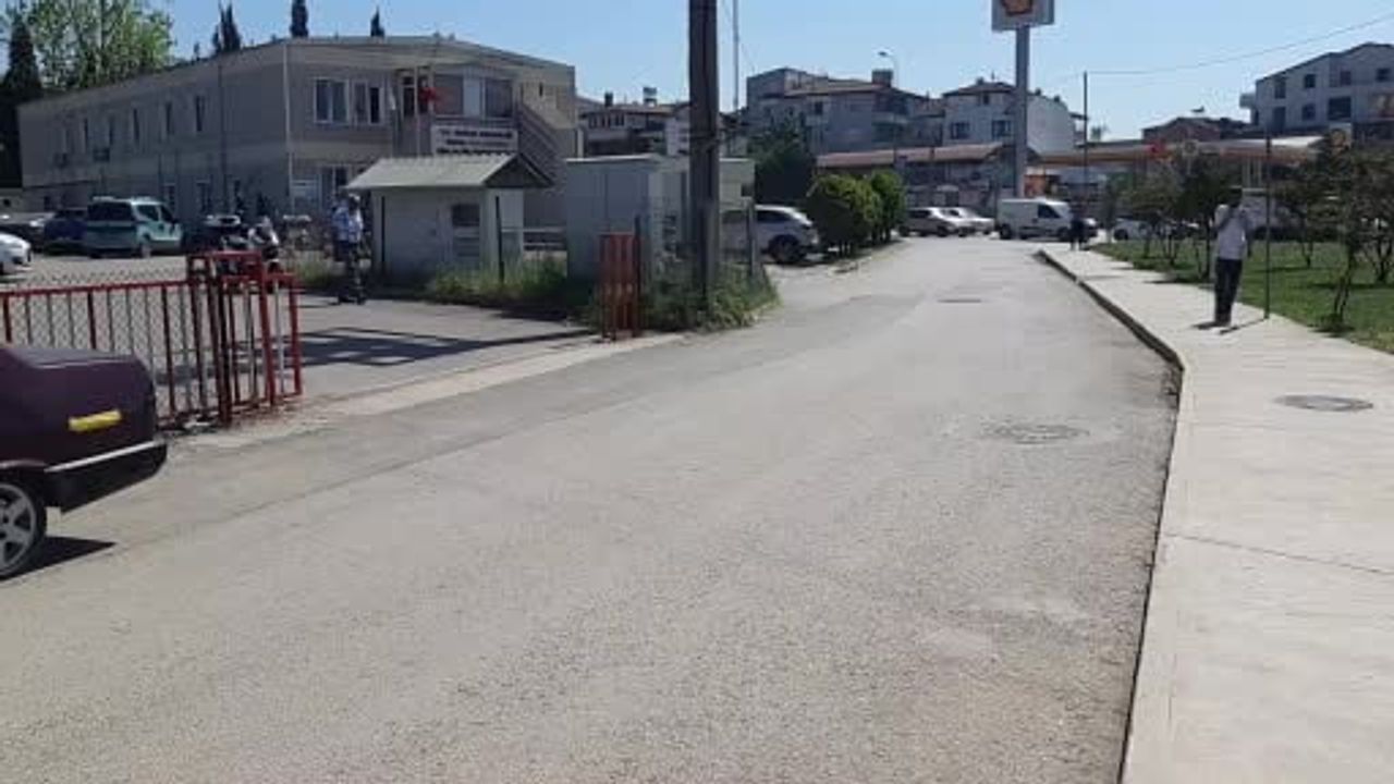 Körfez'de alacak verecek tartışması hastane önünde bıçaklı kavgaya dönüştü