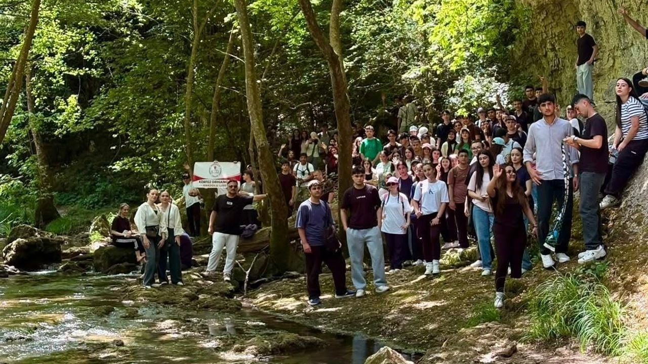 Körfez’de gençler Kutluca Taşköprü ve Çoban Geçidi Kanyonu'nda yürüyüş yaptı