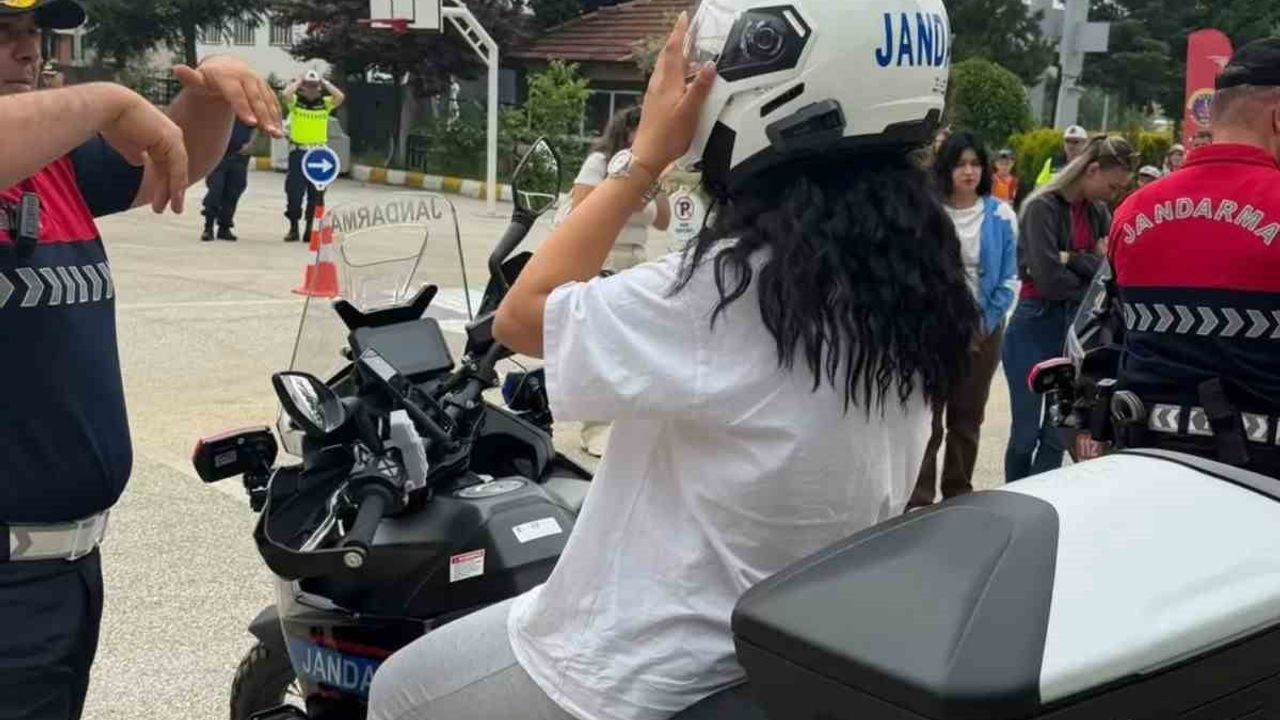 Koruma altındaki çocuklardan Jandarma Teşkilatı'na anlamlı ziyaret