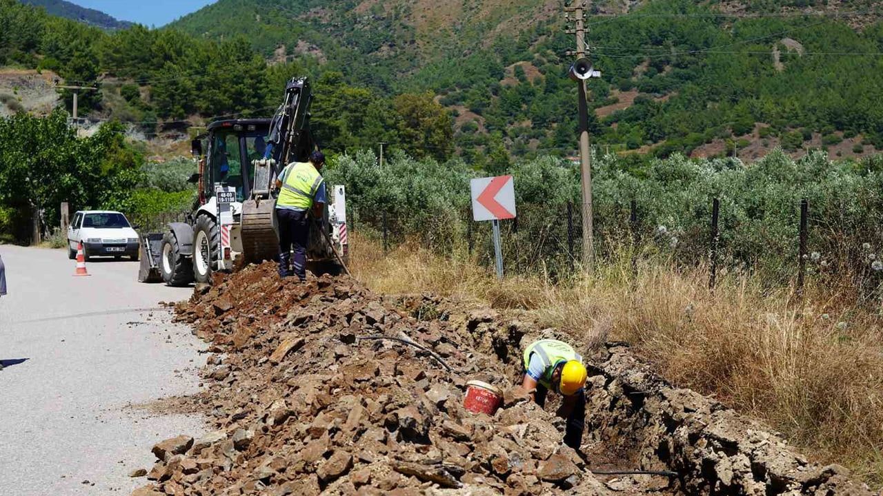 Köyceğiz Kemerağzı Mevkii’ndeki 3 bin 500 metrelik içme suyu hattı yenileniyor