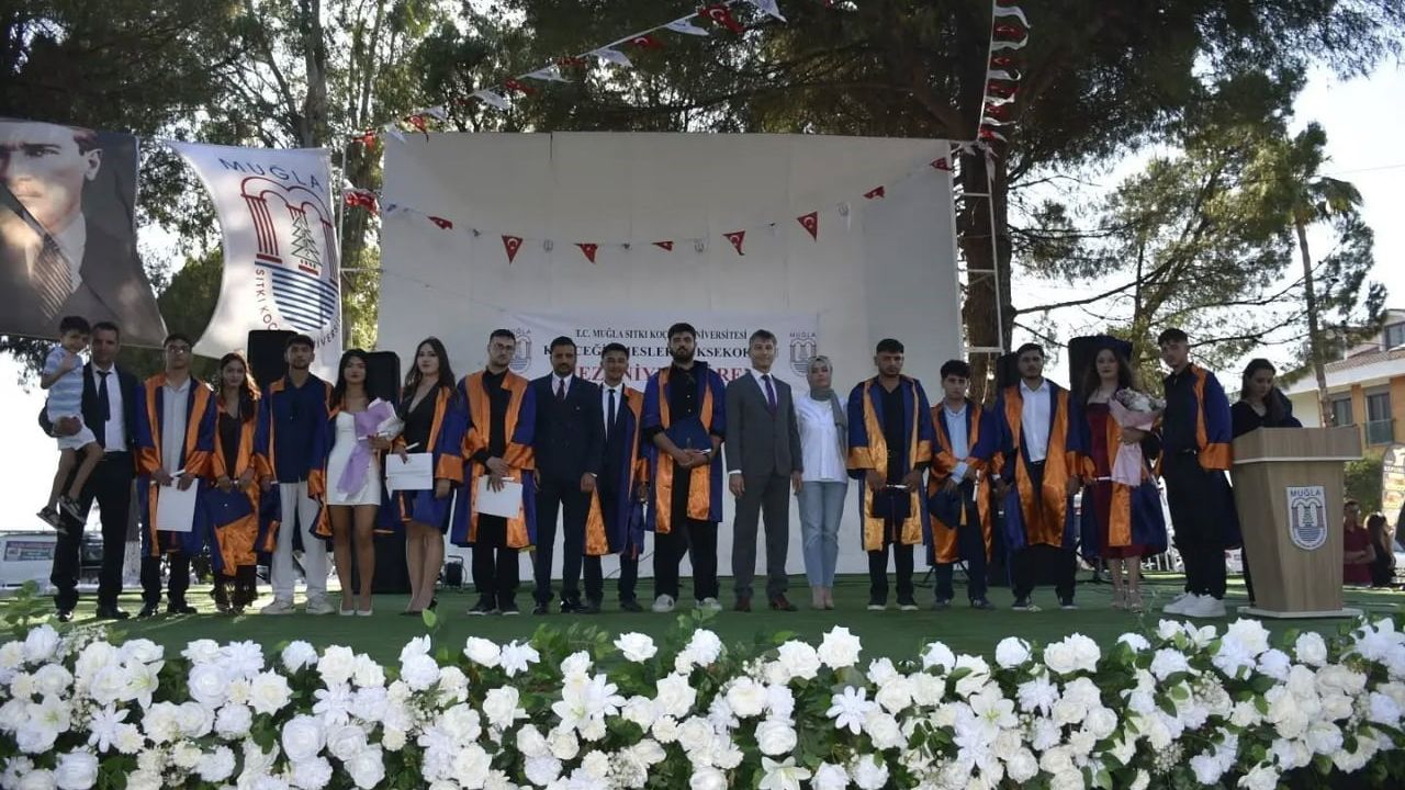 Köyceğiz Meslek Yüksekokulu'nda mezuniyet töreni düzenlendi