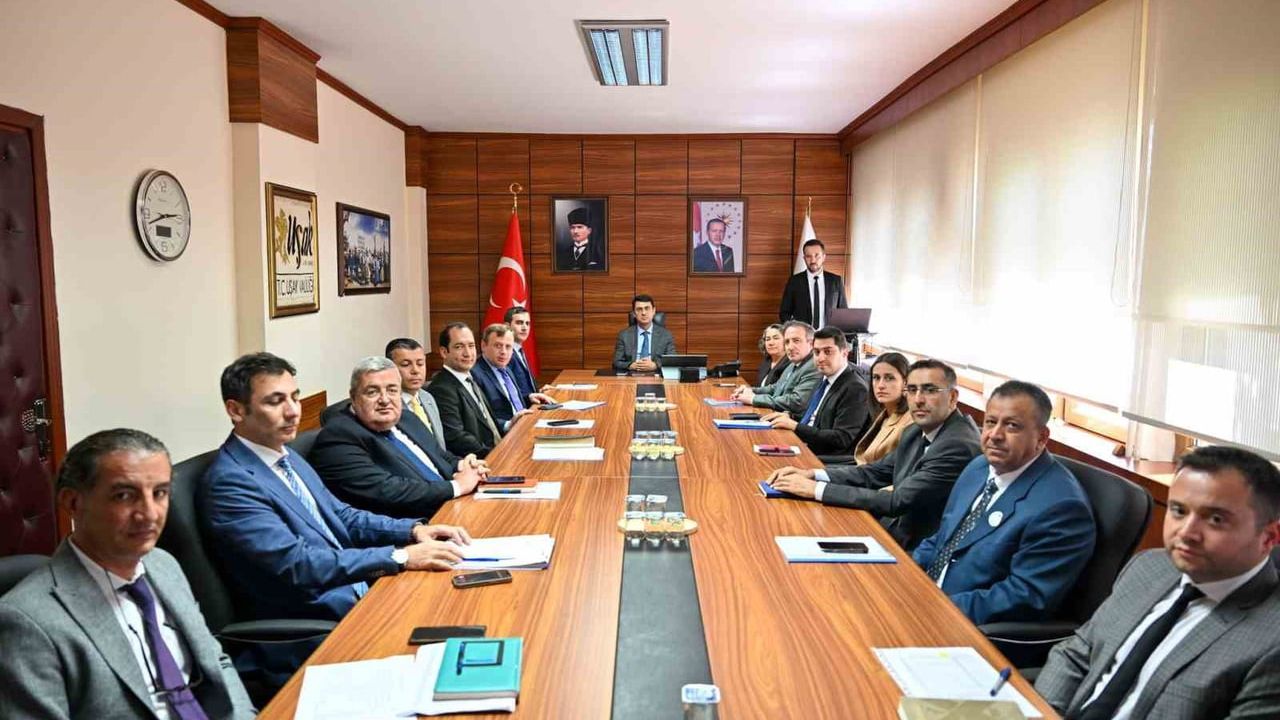 KÖYDES İl Tahsisat Komisyonu toplantısı Uşak Valiliği'nde gerçekleştirildi