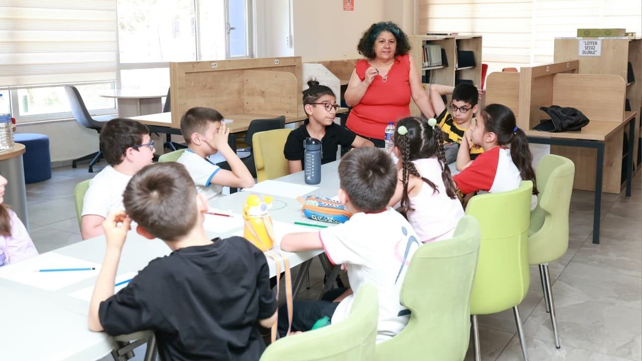 Küçük Yazarlar Atölyesi Osmangazi'de: Emek Kütüphanesi'nde Yazarlık Eğitimi