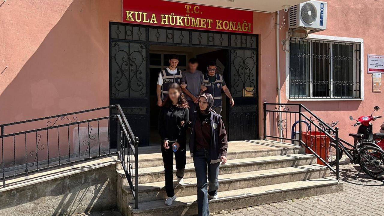 Kula'da 3 bin 688 içimlik bonzai ele geçirildi; A4 kâğıda emdirildiği belirlendi
