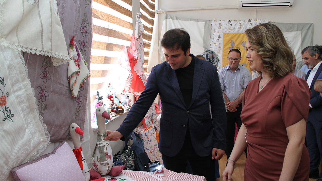 Kula'da Hayat Boyu Öğrenme Haftası: Kursiyer Eserleri Sergisi ve Eğitim Faaliyetleri