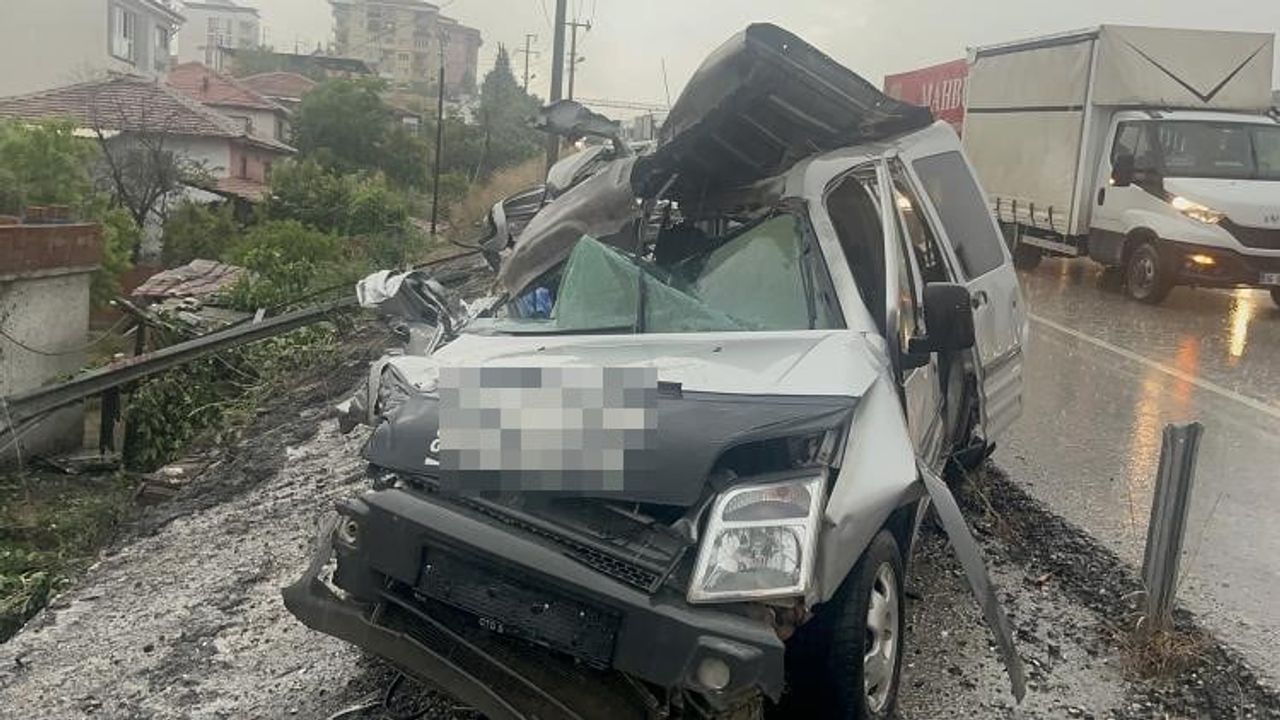Kula'da zincirleme trafik kazası: 2 ölü, 4 yaralı