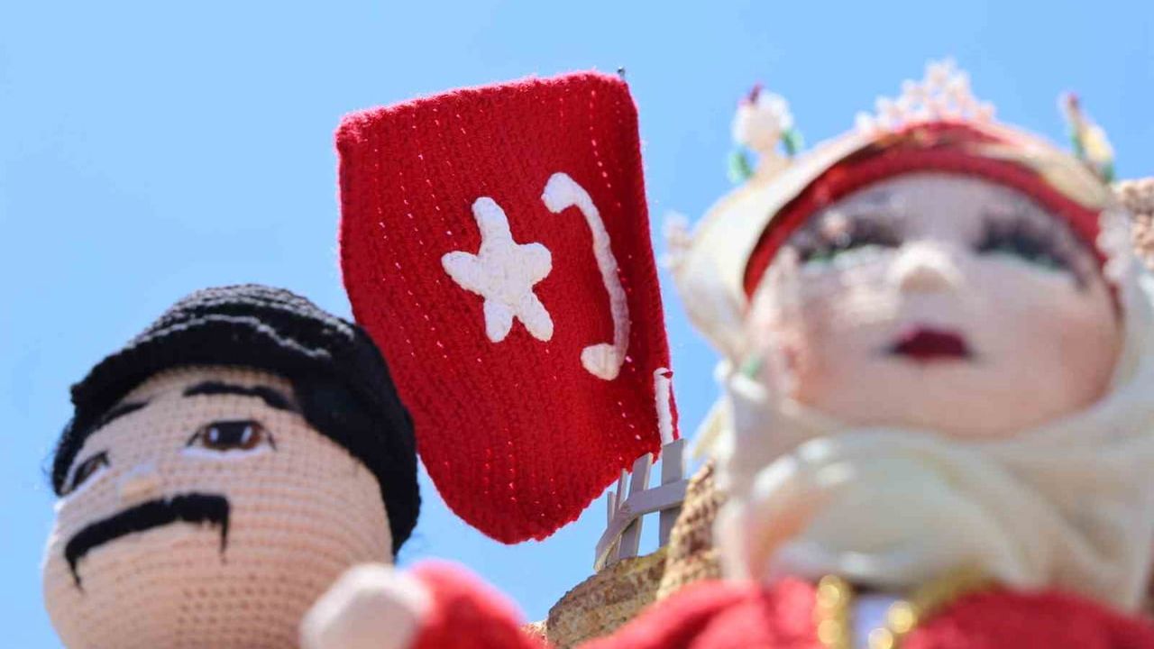Kursiyerler Harput Kalesi’ni amigurumi ve sıfır atık malzemelerle maketledi