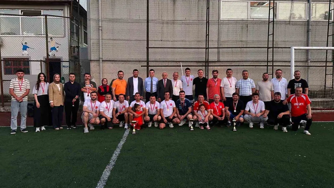 Kurumlar arası voleybol turnuvası Yığılca'da finalle tamamlandı