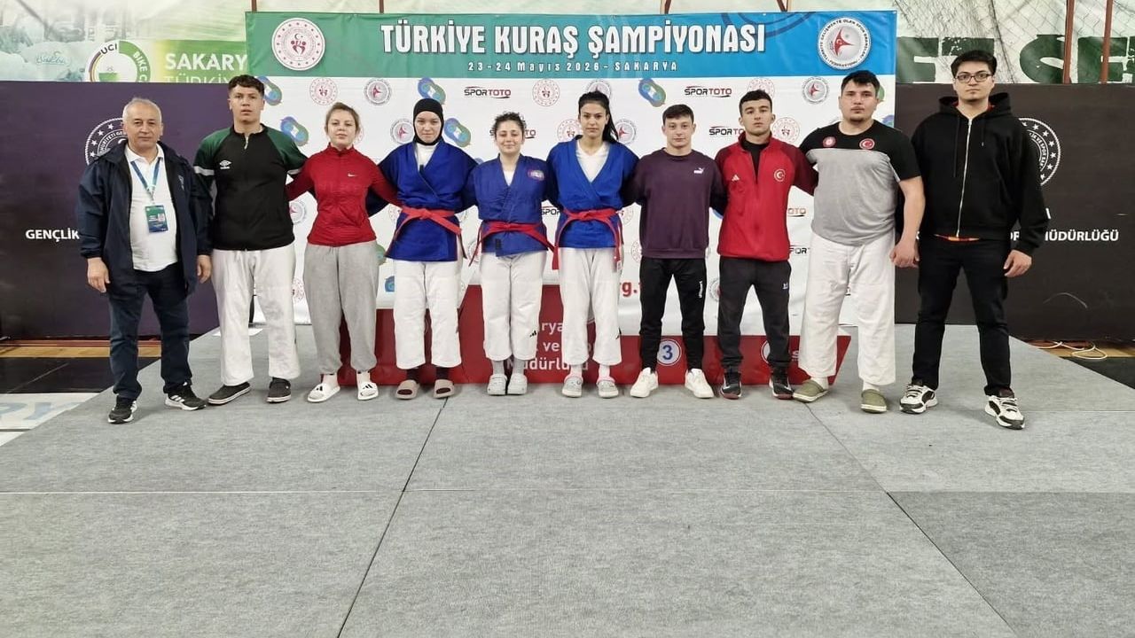 Kütahya Belediyespor’dan Sakarya’daki Türkiye Kuraş Şampiyonası’nda çifte madalya başarısı