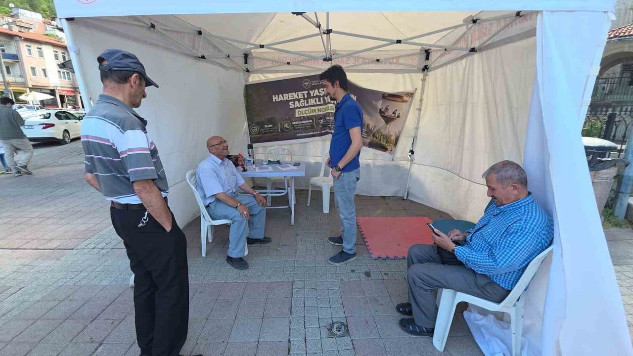 Kütahya’da 'Hareket yaşını öğren, sağlıklı yaşa' kampanyasının ölçüm noktası ilgi görüyor