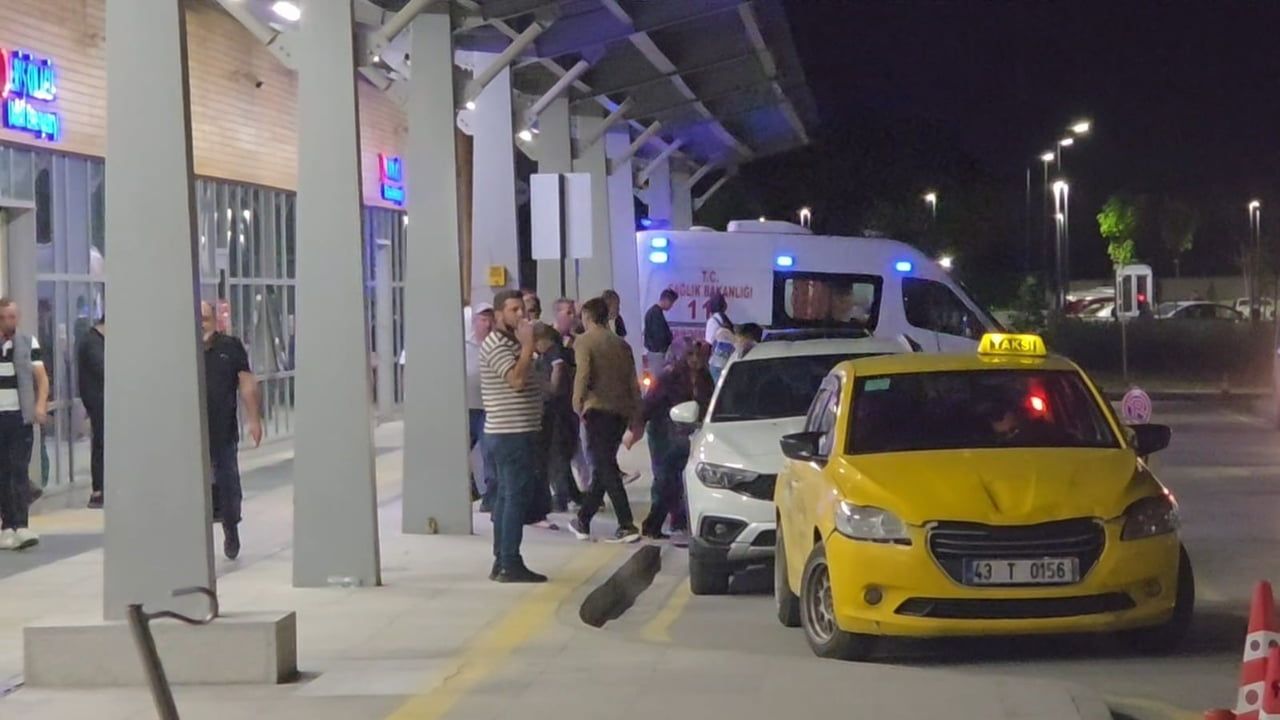 Kütahya'da okul etkinliği sonrası zehirlenme şüphesiyle başvuranların sayısı 114'e yükseldi