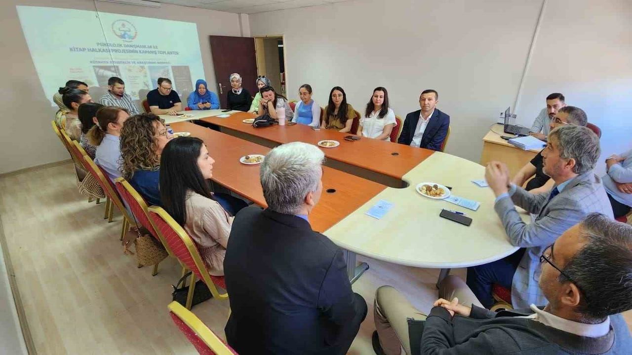 Kütahya'da 'Psikolojik Danışmanlar ile Kitap Halkası Projesi' tamamlandı