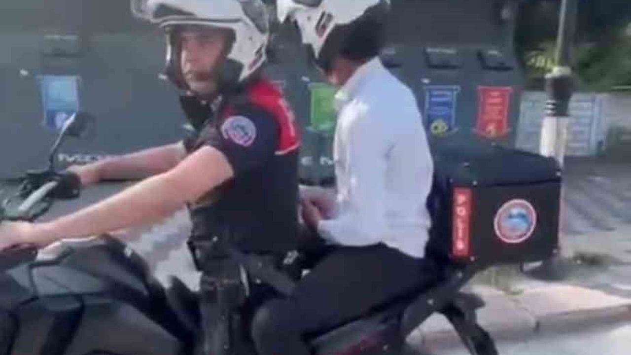 Kütahya'da Yunus Timleri LGS'ye yetişemeyen öğrencilerin yardımına koştu